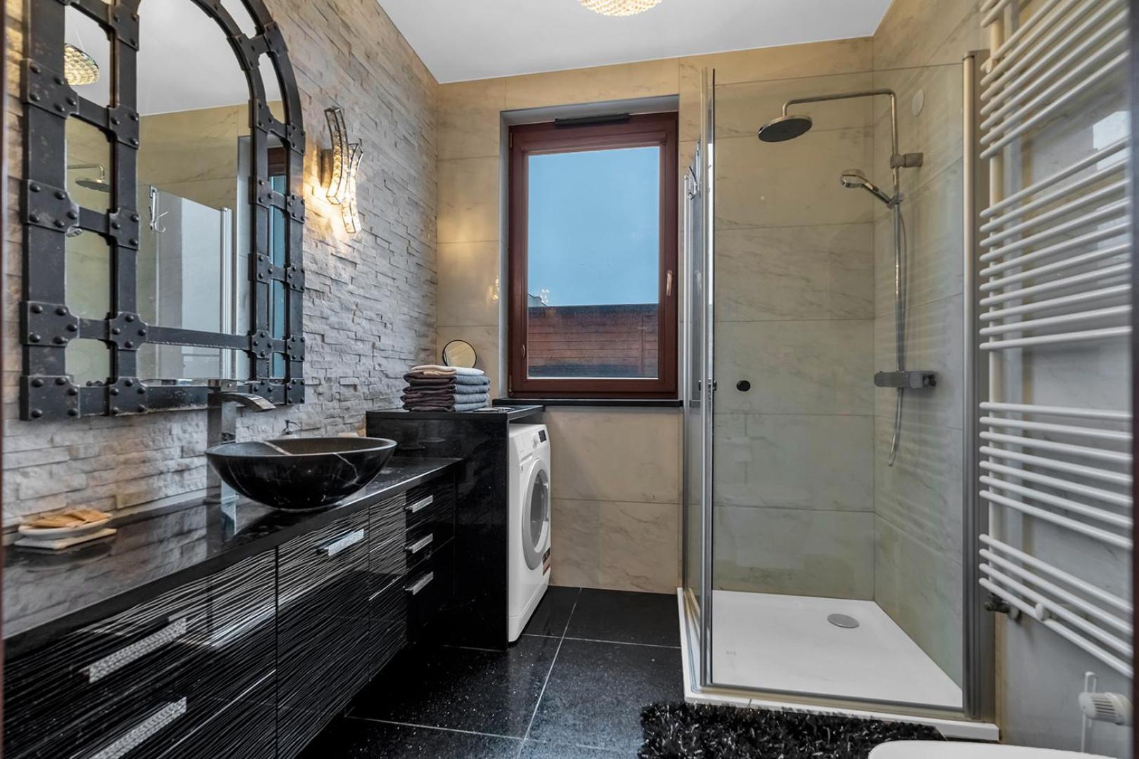 Leilighet Sokratesa Business - 52m2 Terrace, Parking, Metro Nearby - By Rentujemy Warszawa