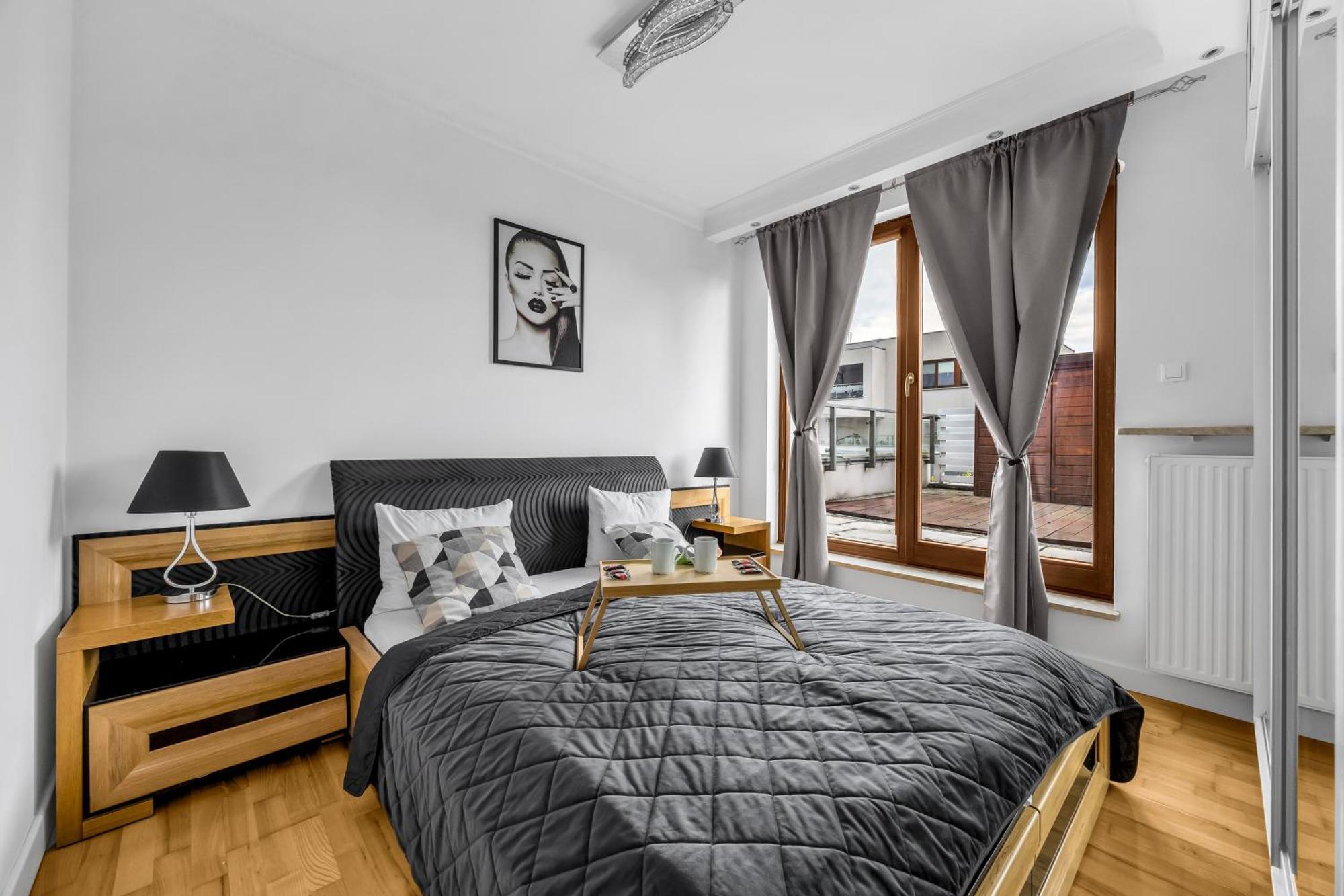Sokratesa Business - 52m2 Terrace, Parking, Metro Nearby - By Rentujemy Butas *