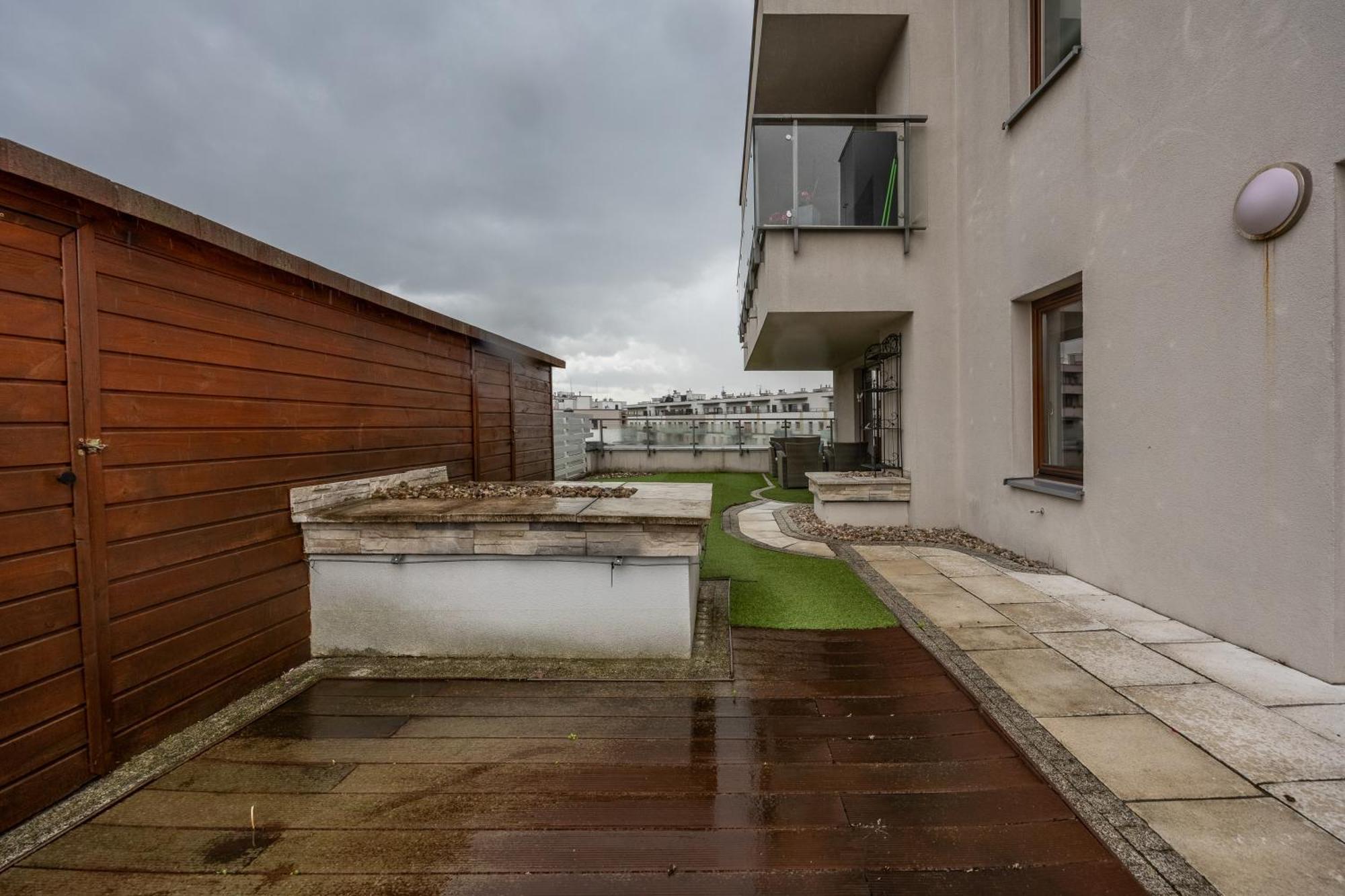 Sokratesa Business - 52m2 Terrace, Parking, Metro Nearby - By Rentujemy Butas Warsaw