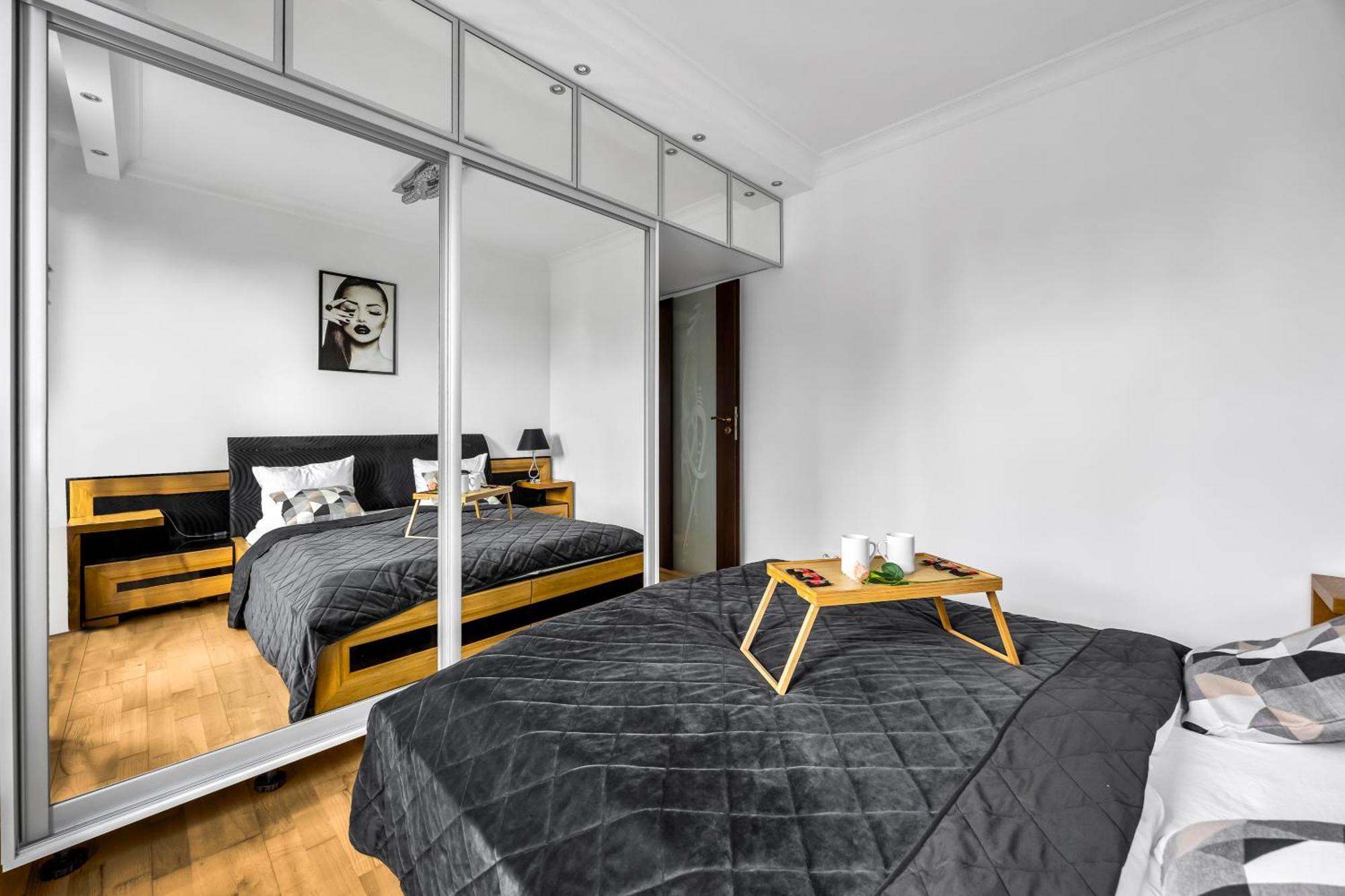Butas Sokratesa Business - 52m2 Terrace, Parking, Metro Nearby - By Rentujemy Warsaw