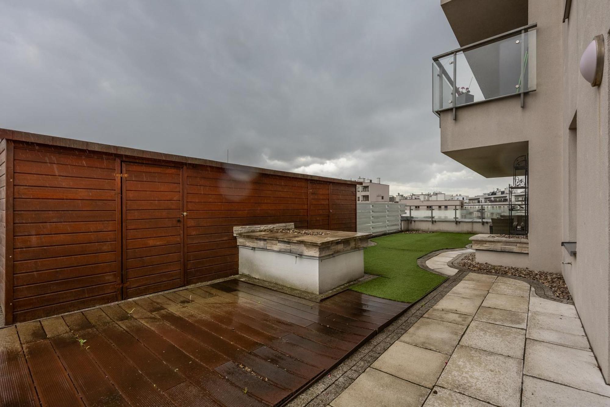 Butas Sokratesa Business - 52m2 Terrace, Parking, Metro Nearby - By Rentujemy Warsaw